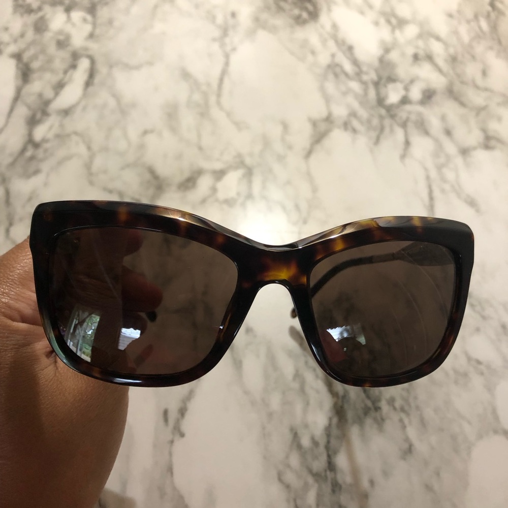 Burberry sunglasses. Brown/gold.